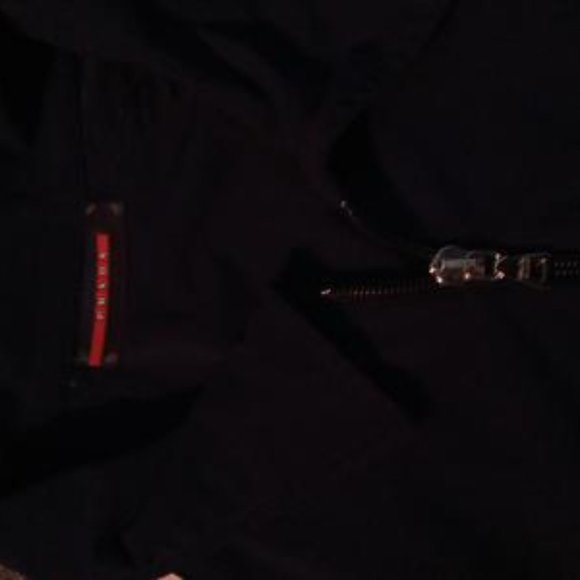 Prada - Picture 4 of 5